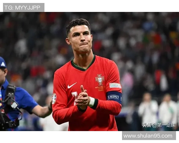 未来足球传奇：腰左脚球星引领新时代技术与风格革新